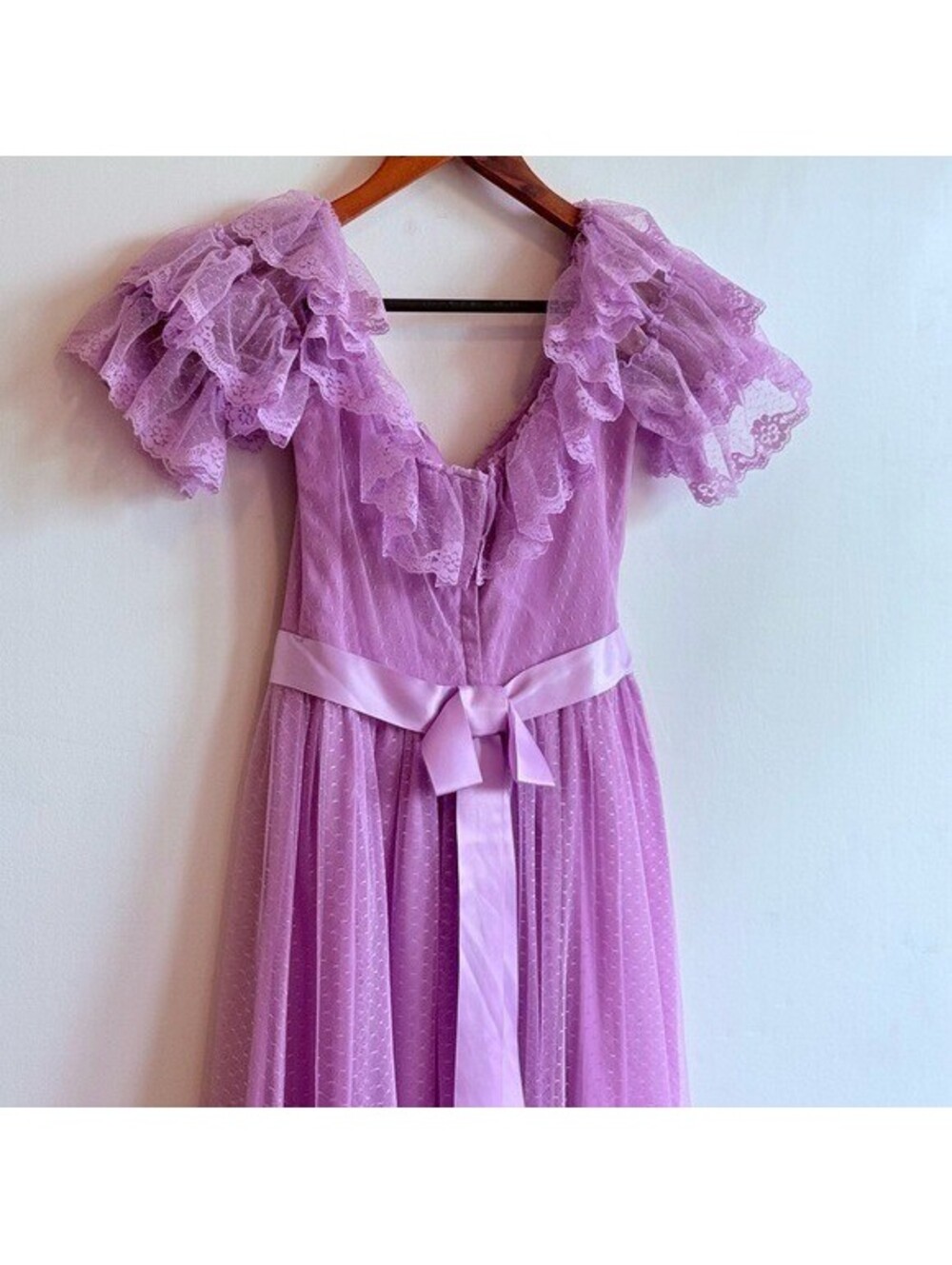 Vintage Lilac Lace Evening Gown | Vintage Prom Dress | French Dress up - Picture 5 of 10